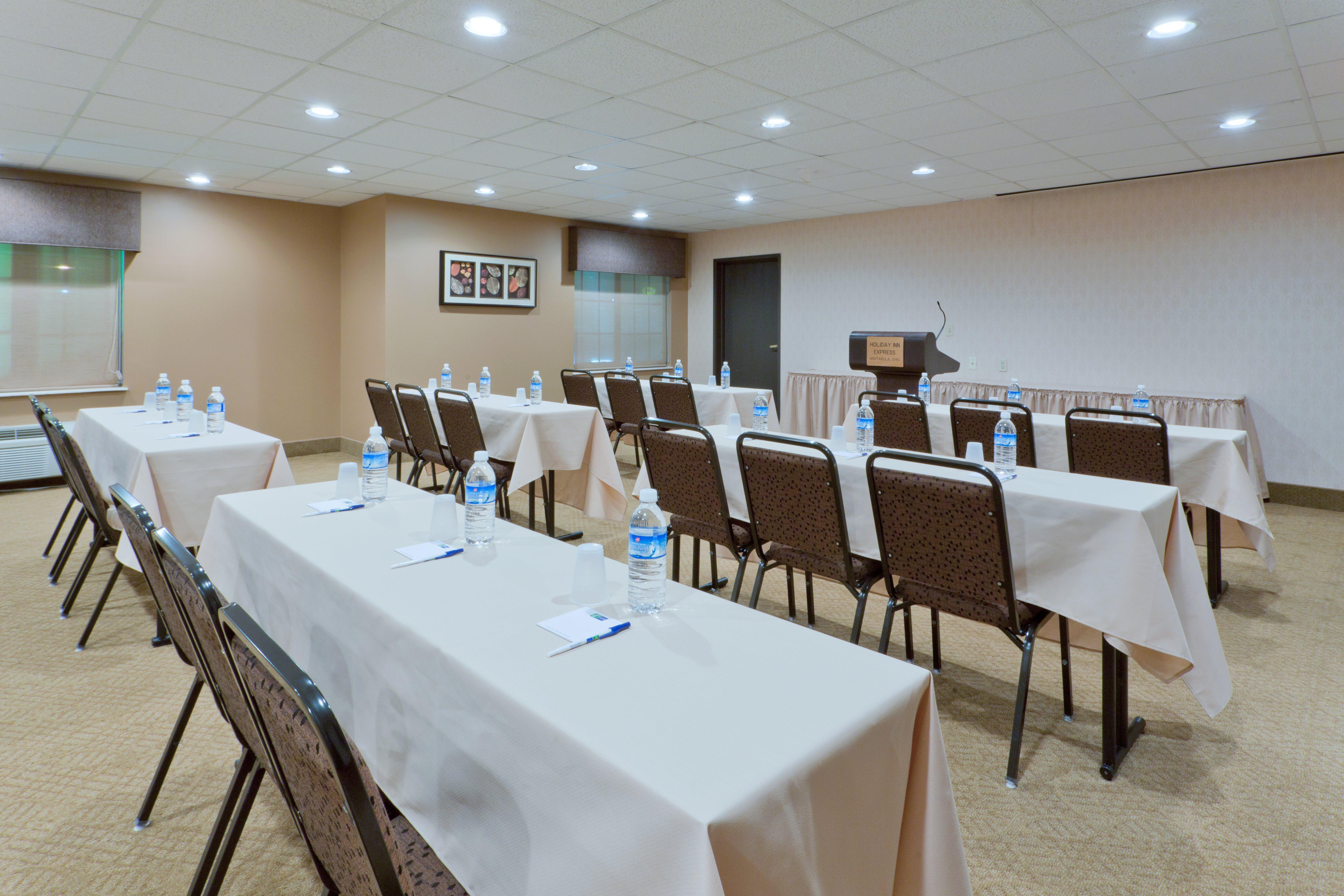Holiday Inn Express & Suites Ashtabula-Geneva By Ihg Austinburg Exterior photo